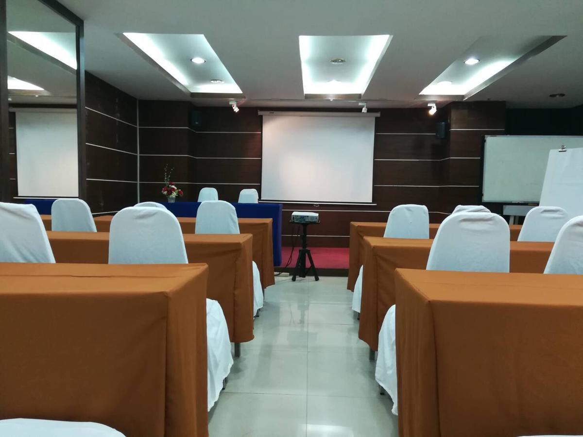 The Residence Prachinburi 304 Bagian luar foto