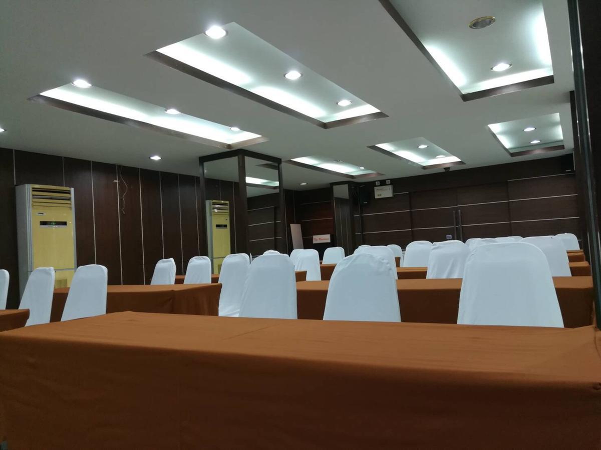 The Residence Prachinburi 304 Bagian luar foto